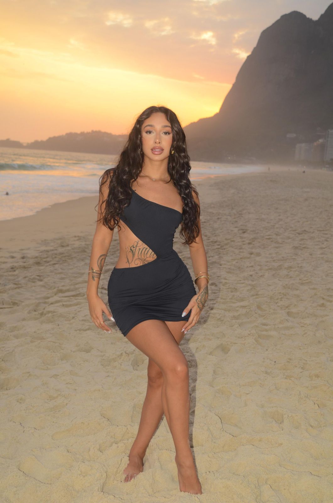 Vestido Ruby – Ousadia e Elegância em Cada Detalhe ✨